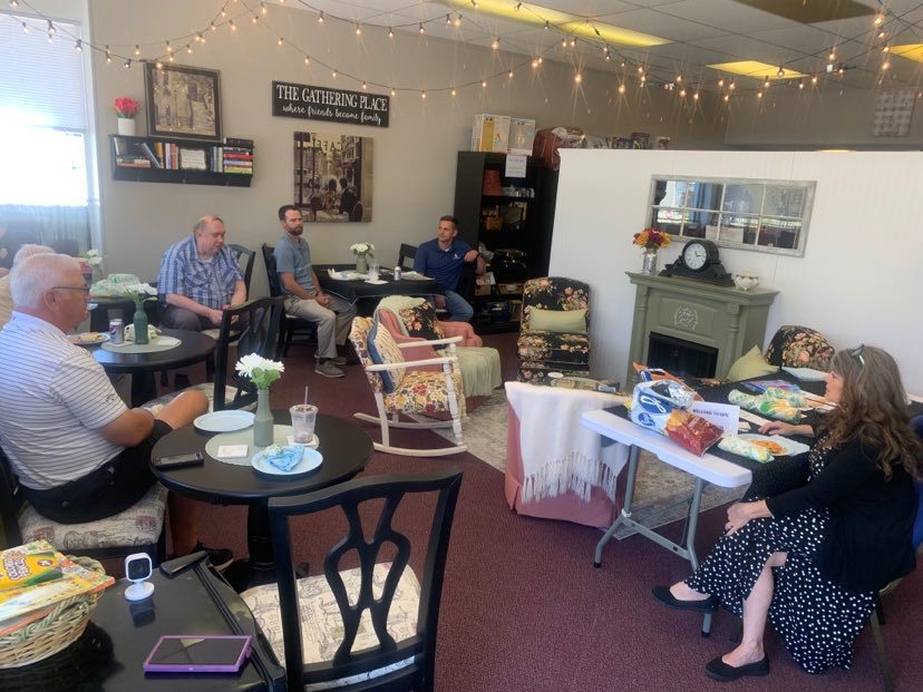 Mindy  Invited the Rotarians to her shop - SIPS